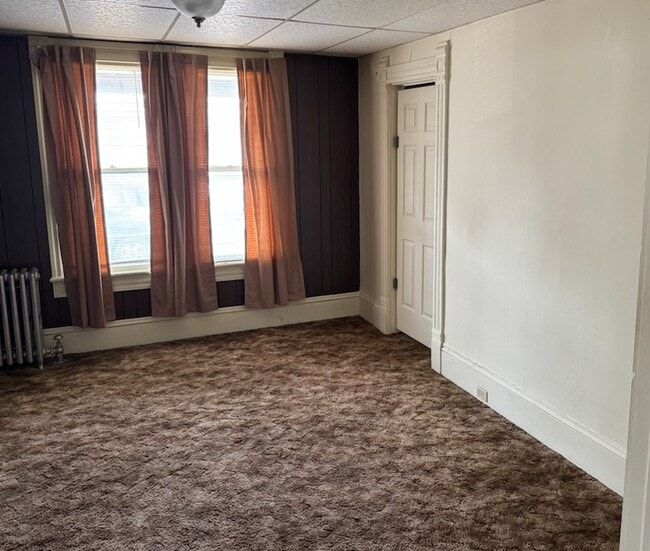 Building Photo - 320 N Hyde Park Ave