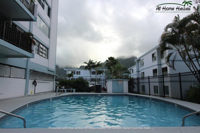 Foto del edificio - 45-535-535 Luluku Rd