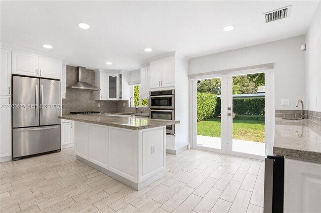 Foto del edificio - 6511 SW 44th St