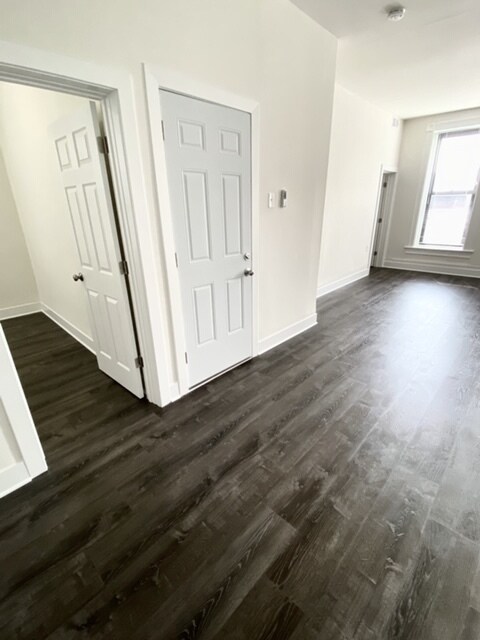 Foto del edificio - 1224 W Webster Ave