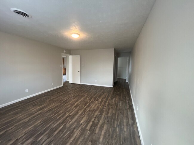 Foto del edificio - 294 Tinker Hill Cv