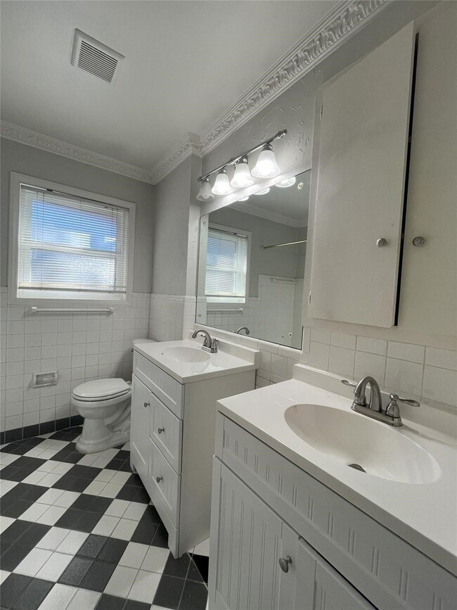 Building Photo - 5339 Carew St