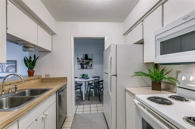 Building Photo - 4851 Cedar Springs Rd