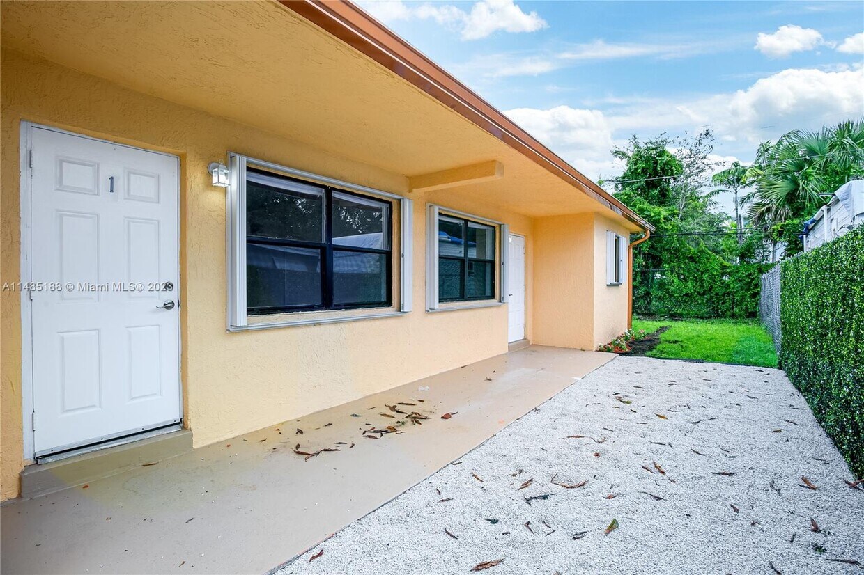 Primary Photo - 817 NW 12th Ave