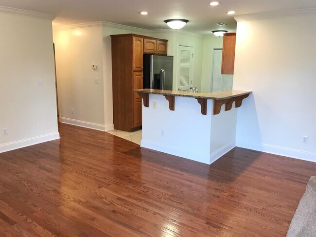 Building Photo - 112 Leonardwood Dr