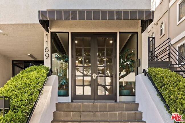 Foto del edificio - 1169 Wellesley Ave