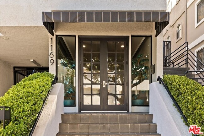 Building Photo - 1169 Wellesley Ave