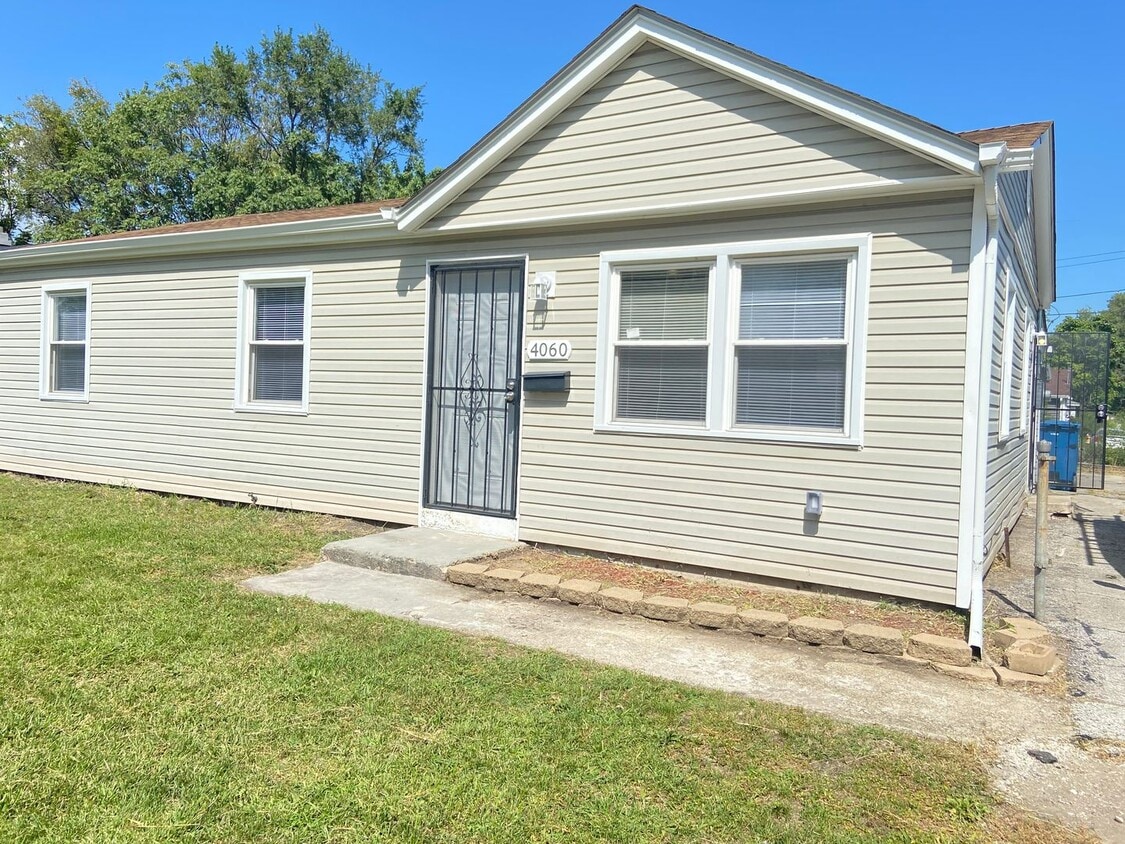 Primary Photo - 3 Bedroom Home In Gary