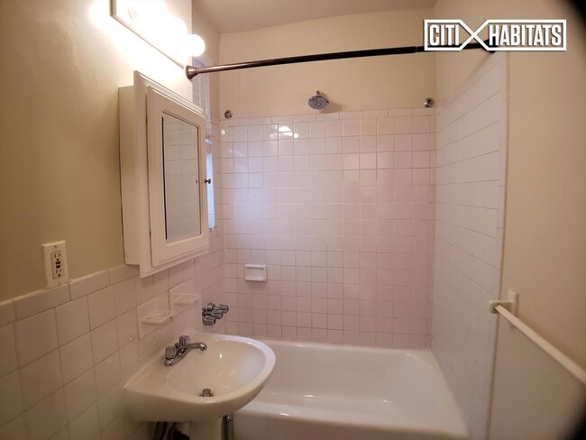 Foto del edificio - 2952 3rd Ave