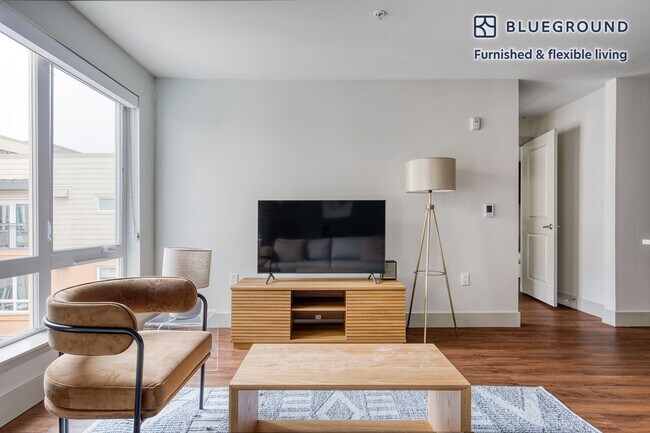 Foto del edificio - 10555 Main St