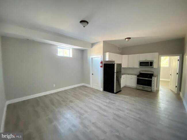 Building Photo - 4411 Frankford Ave