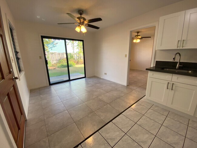 Building Photo - 435A N Kainalu Dr