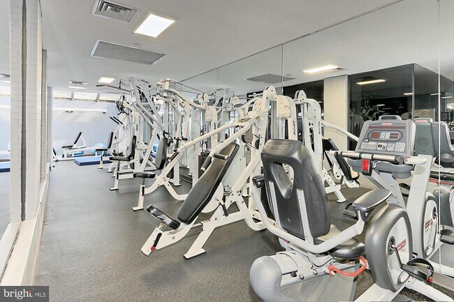 Foto del edificio - 1530 Key Blvd