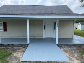 Building Photo - 1414 Central Pointe Park