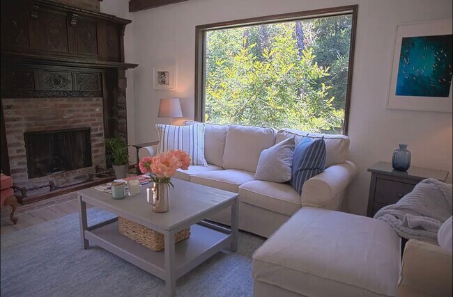 Building Photo - 5690 Valley Oak Dr