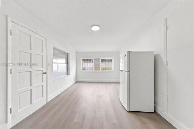 Foto del edificio - 3500 NW 1st St