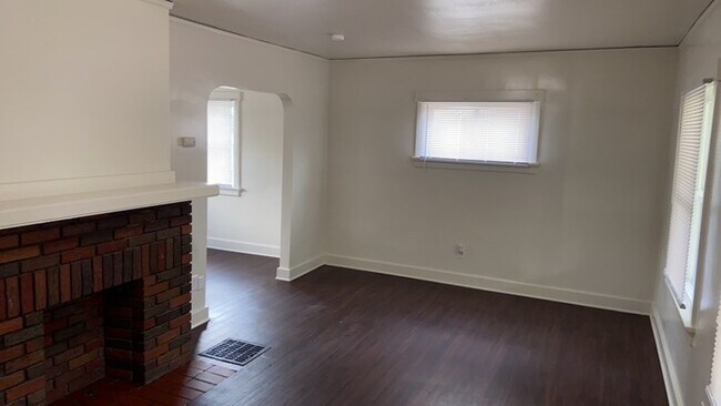 Foto del edificio - 1328 W Fairview Ave