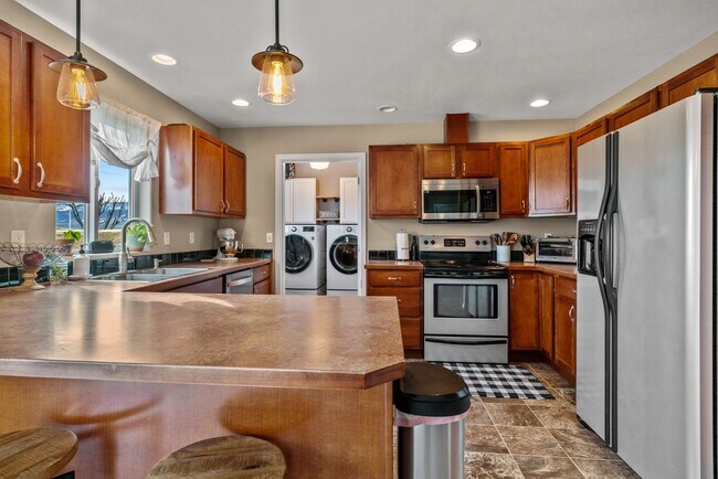Foto del edificio - 4 Bed 2.5 Bath Home