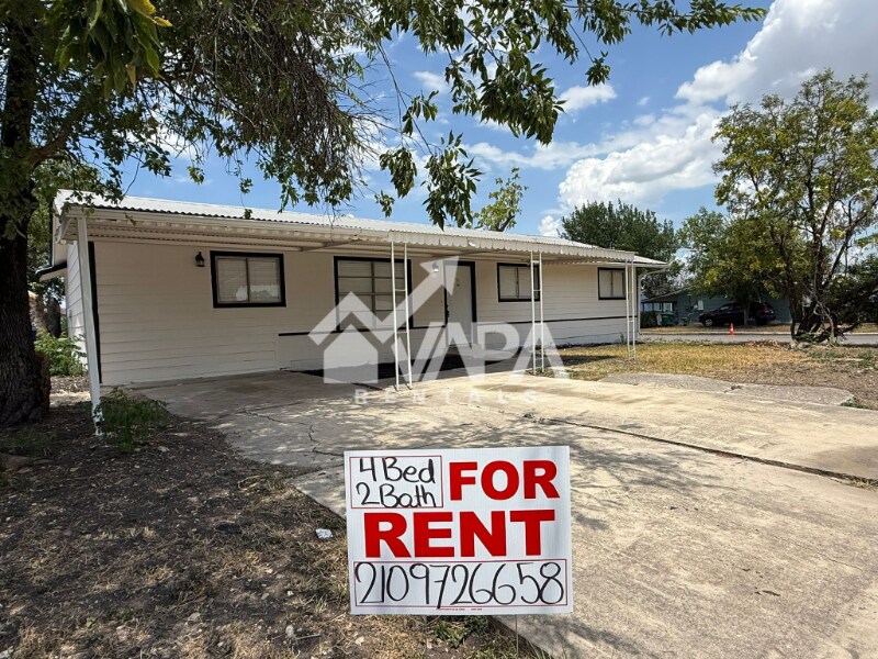 Primary Photo - 315 Jamaica Dr