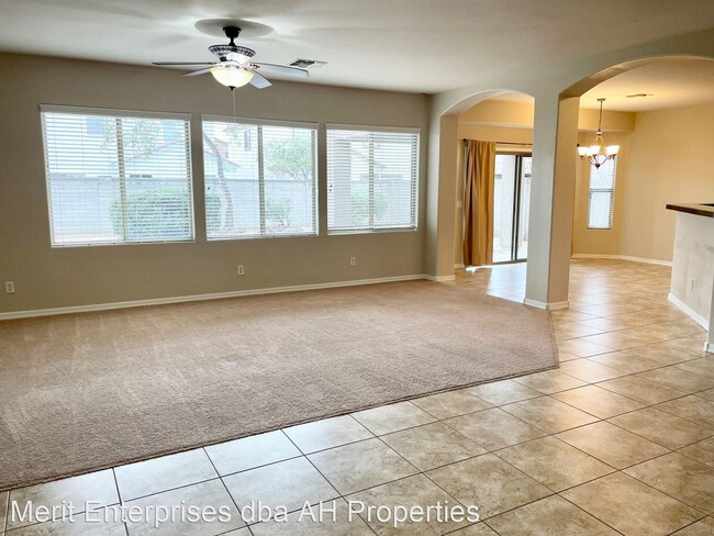Building Photo - 3 br, 2 bath House - 13611 W GELDING DR.