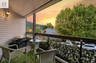 Building Photo - 2181 Panorama Dr