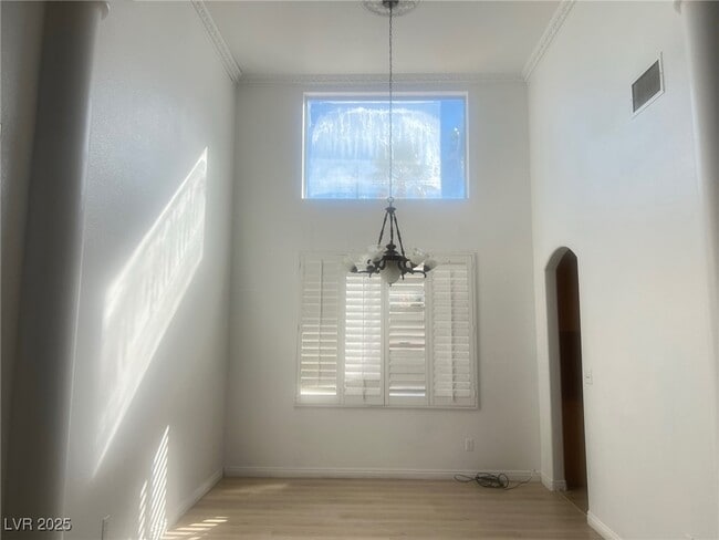 Foto del edificio - 9917 Price Point Ave