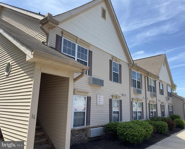 Building Photo - 10 Sequoia Dr