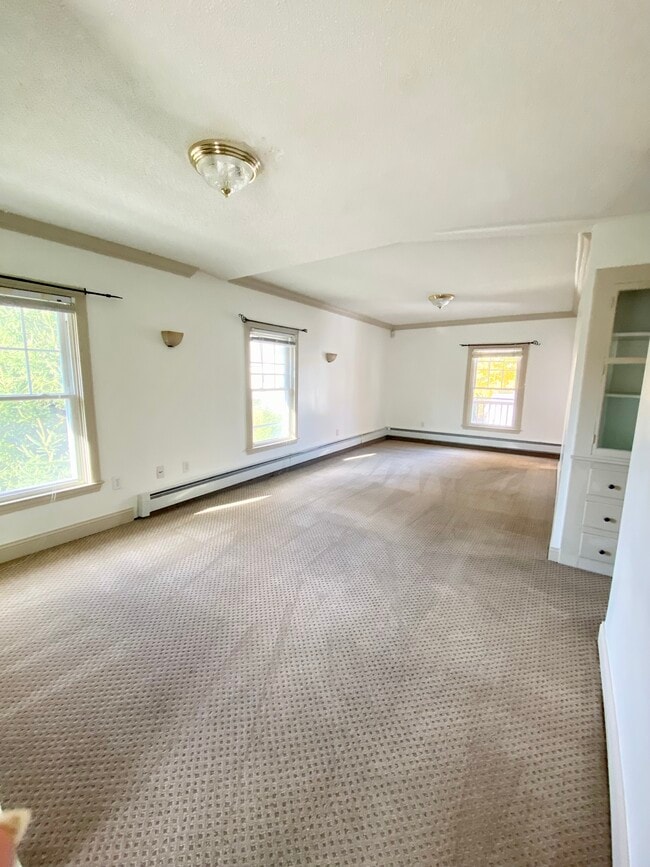 Building Photo - 178 Main St