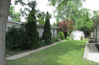 Building Photo - 2876 Stennett St