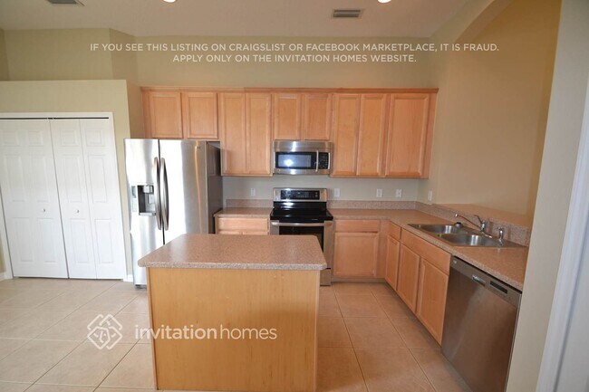 Foto del edificio - 562 Coral Trace Blvd