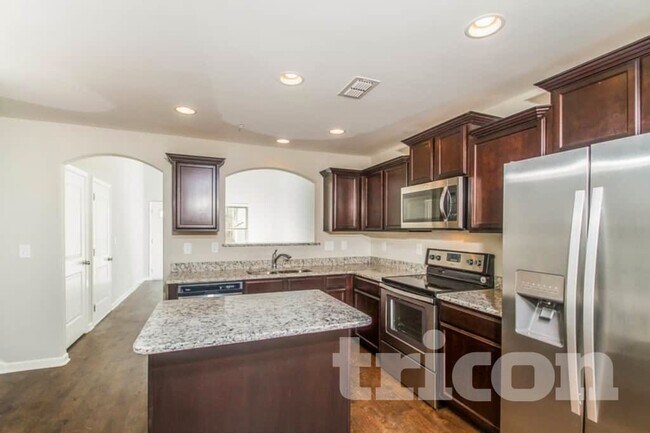 Building Photo - 1093 Neeleys Bend E