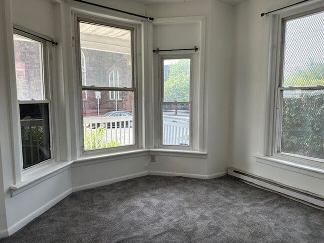 Building Photo - 1306 Vernon St