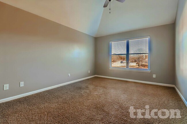 Building Photo - 223 Danvers St