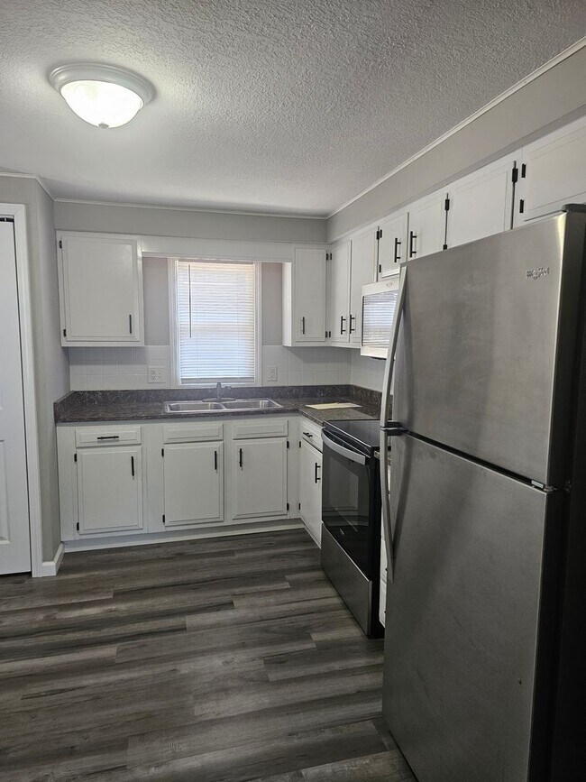 Building Photo - 408 Troy