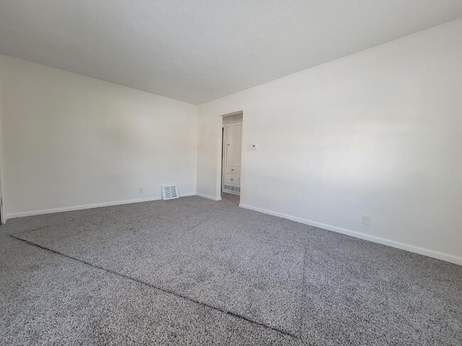 Foto del edificio - 1320 Tioga Ave