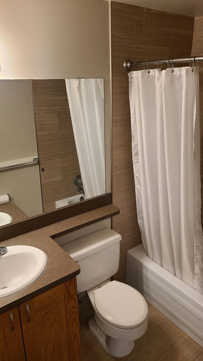 111 North Ln, Rochester, MI 48307 Apartments Rochester, MI