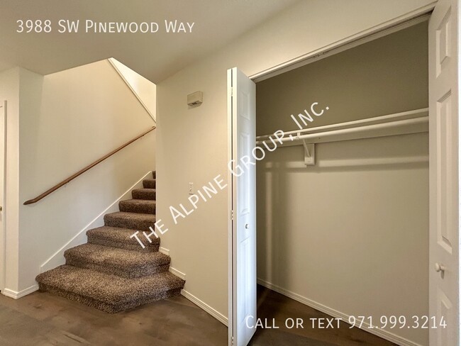 Foto del edificio - 3988 SW Pinewood Way