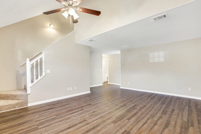 Building Photo - 6861 John Clark Dr
