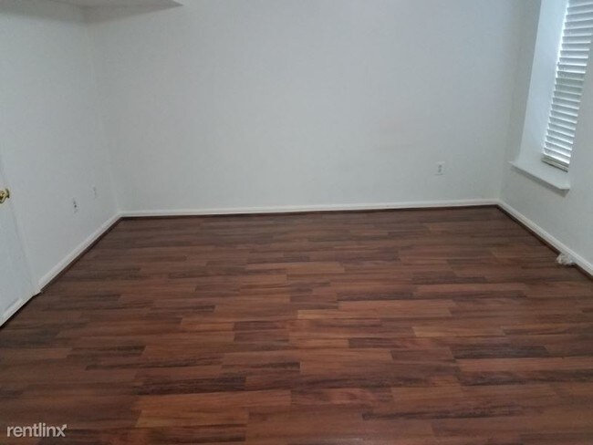 Building Photo - 2 br, 1 bath Apartment - 11015 Old York Rd