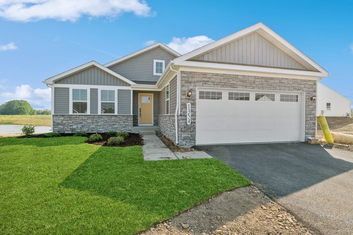 1330 Heritage Oaks Dr, Antioch, IL 60002 House Rental in Antioch, IL