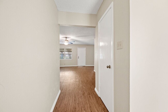 Foto del edificio - Charming 3-Bed, 2-Bath Gem in Fort Worth – Your Cozy Living Awaits!