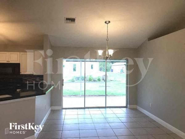 Foto del edificio - 3707 7th St W