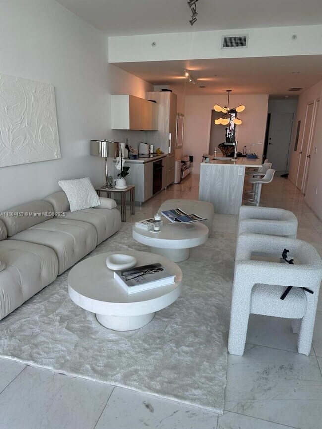 Foto del edificio - 480 NE 31st St