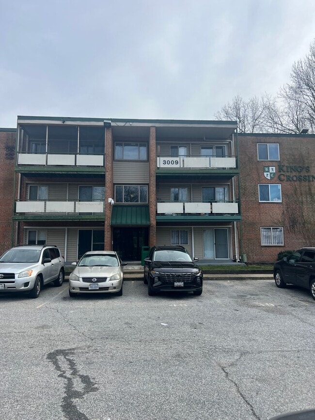 Building Photo - Cozy 3 Bedroom 1 Bathroom Condo- Convenien...