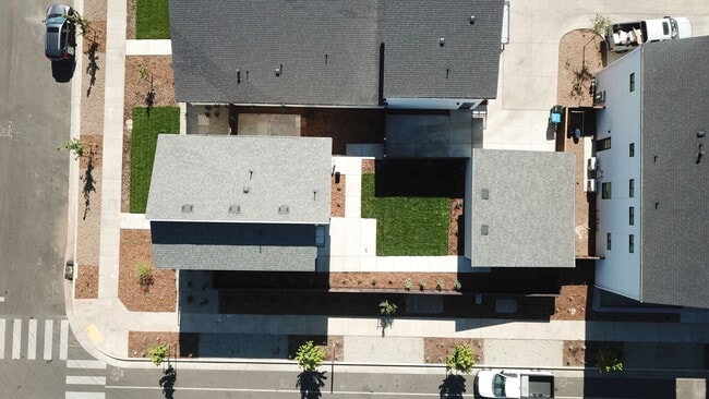 Building Photo - Stunning 3 bed home in Meriam Park for rent, available May 8th!