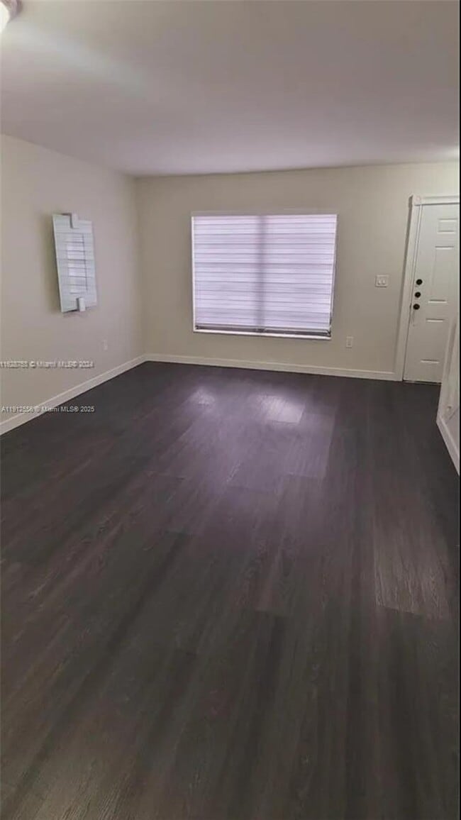 Foto del edificio - 111 SW 113th Ave