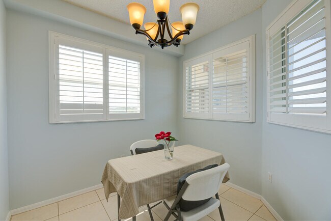 Foto del edificio - 27 Royal Palm Way