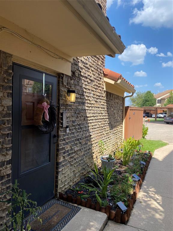 Building Photo - 4341 Madera Rd