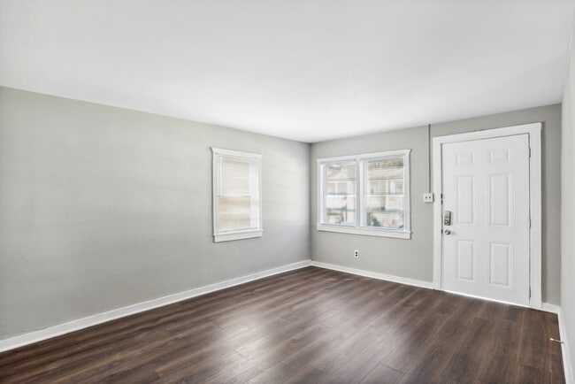 Building Photo - Very nice 2BR/1BA Home In Downtown Savannah