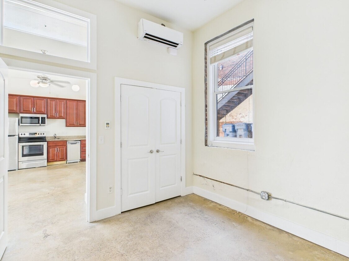 Foto principal - 1705-1709 East Franklin Street